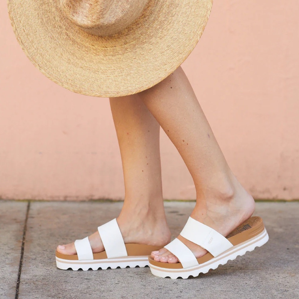 Reef Women’s Sandals Vista High Cork/white straps 
Size 9
